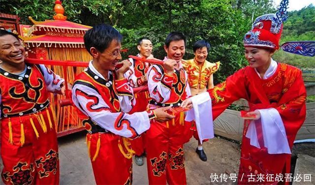 克里斯黛拉·阿朗索:上层阶级